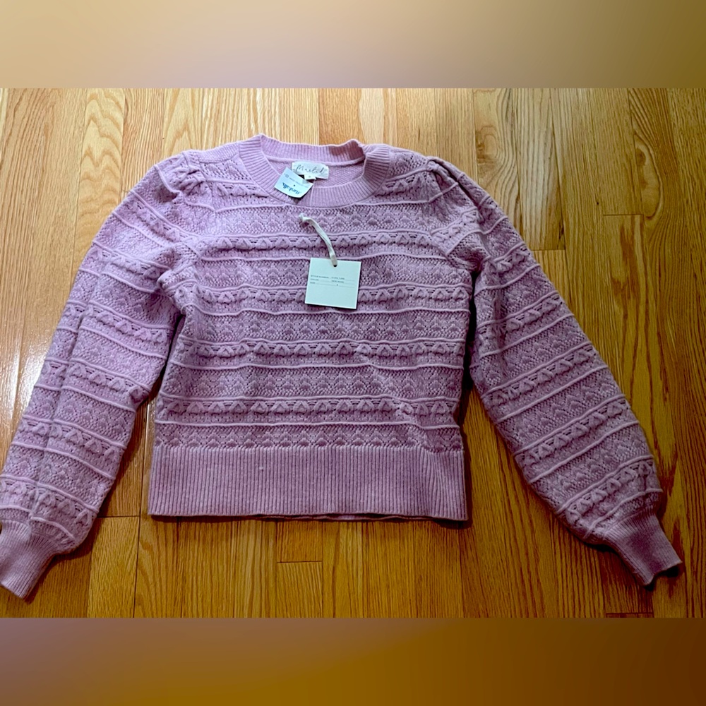 NWT Marled light rose puff sleeve heart stitched sweater small
